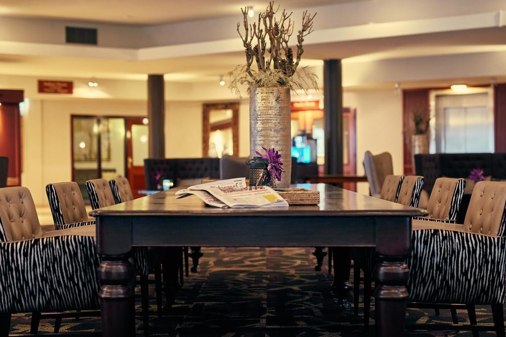 Hampshire Hotel - Newport Huizen Extérieur photo