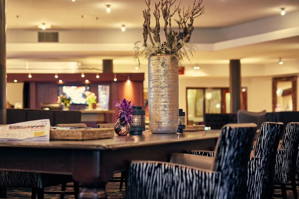 Hampshire Hotel - Newport Huizen Extérieur photo