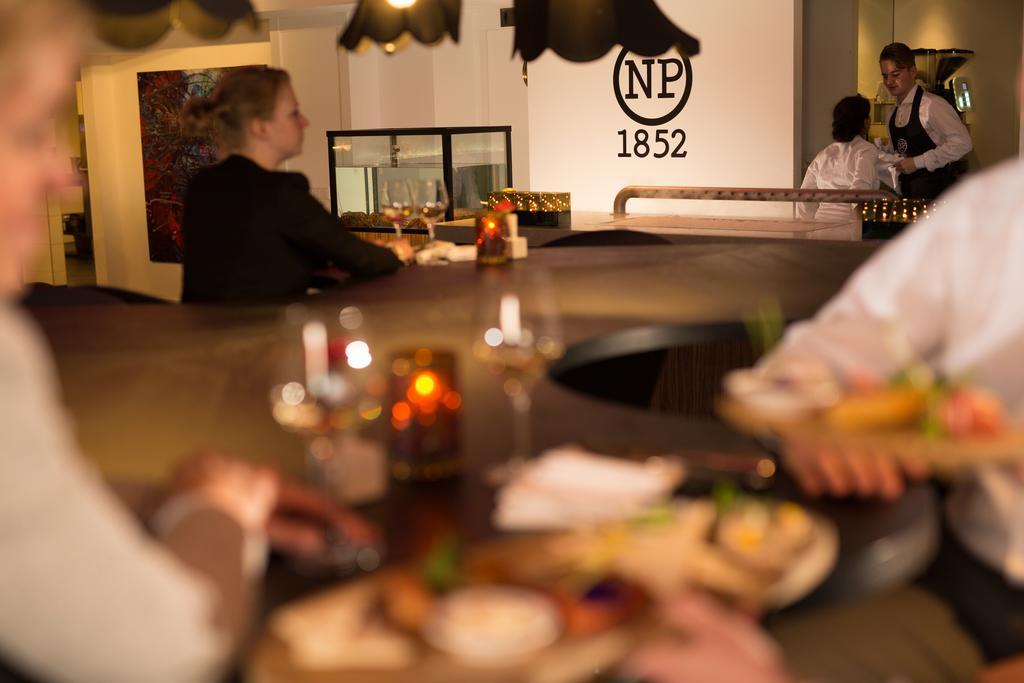 Hampshire Hotel - Newport Huizen Extérieur photo